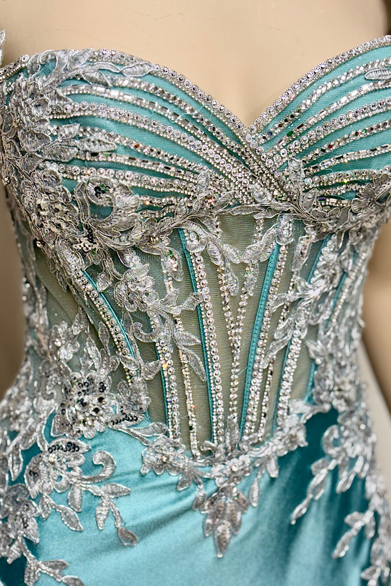 Embroidered Ruched Back Fitted Formal