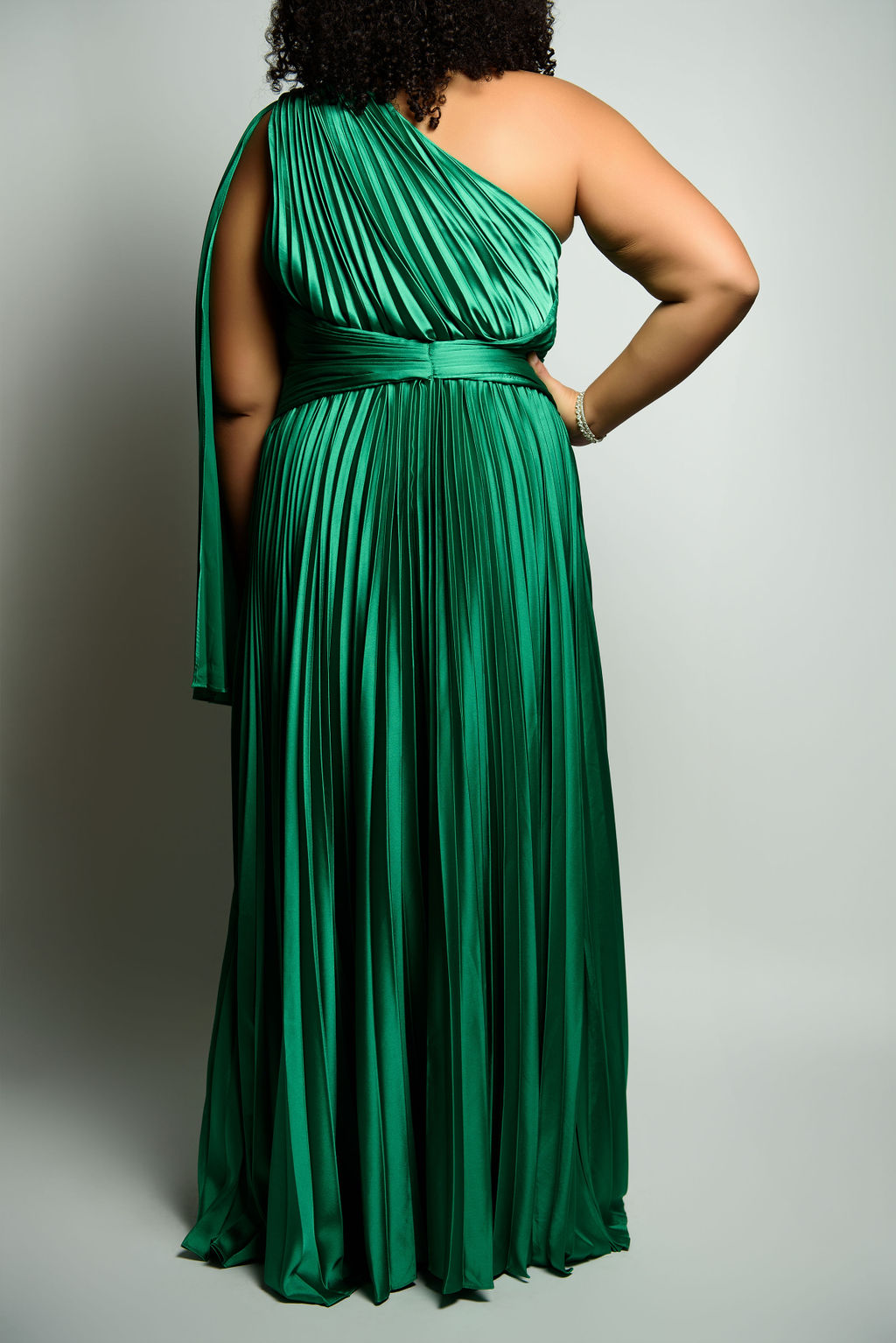 Romeo Curvy Pleated Maxi