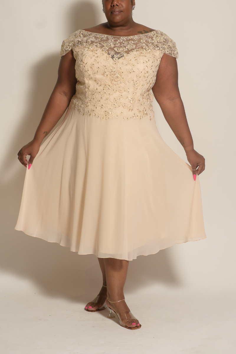 Curvy Short Flowy Formal – Flaunt It