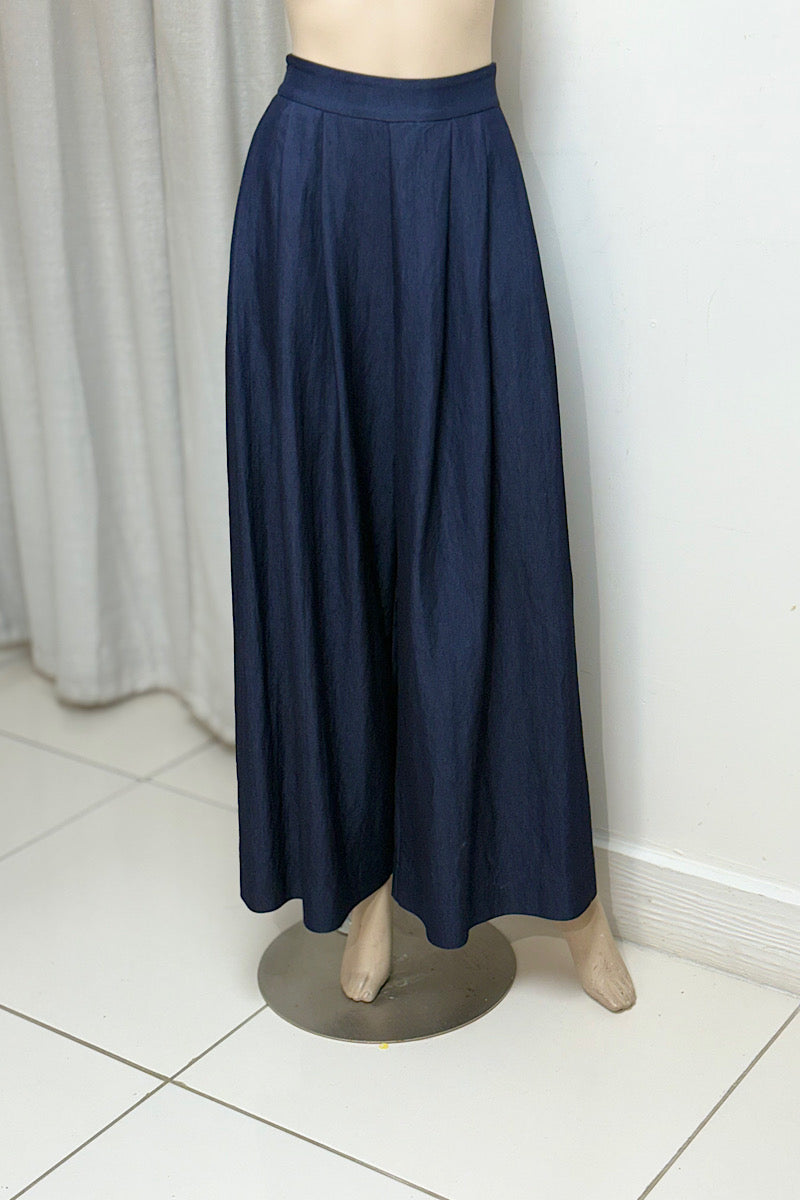 Elastic Waist Wide Legged Pant