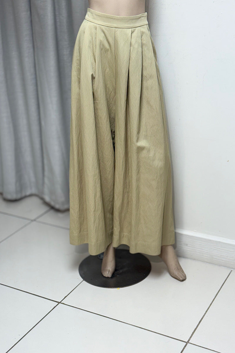 Elastic Waist Wide Legged Pant