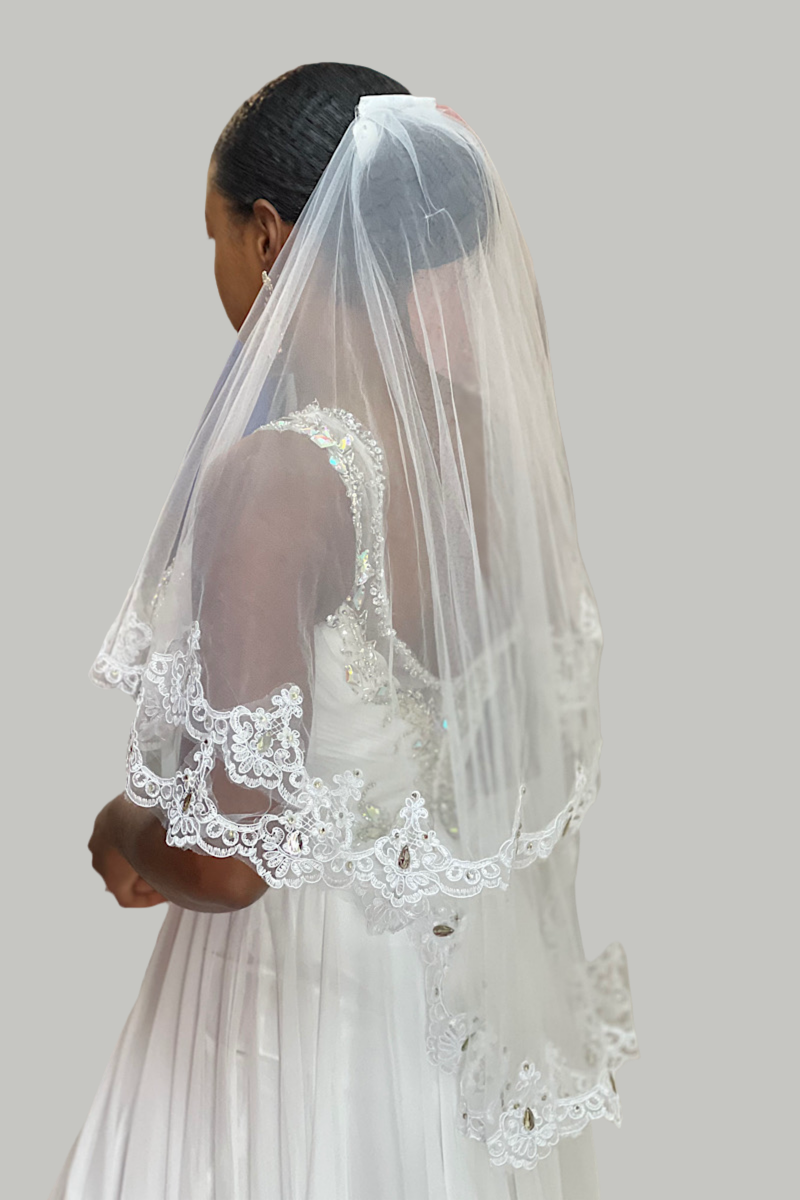 Off-White Lace Embroidered Veil