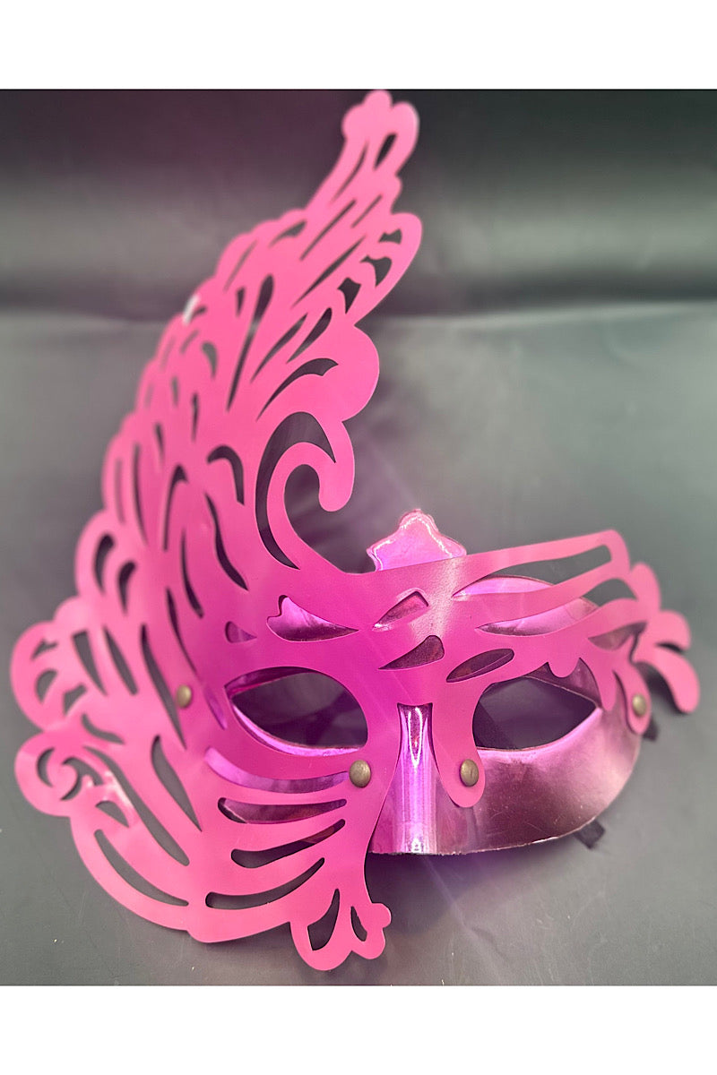Dramatic Wing Mask – Flaunt It